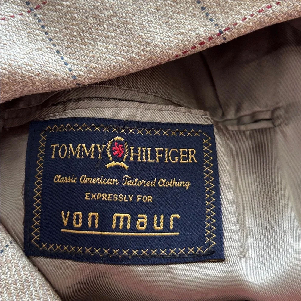 Tommy Hilfiger lining inside
